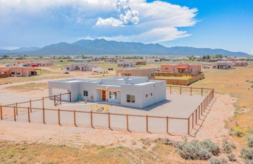 Taos House | 4 Calle de Cazador