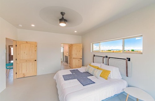 Taos House | 4 Calle de Cazador