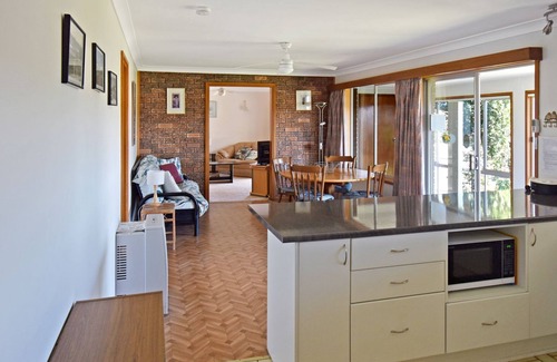 Bermagui House | 4 Callow Place - Pet Friendly