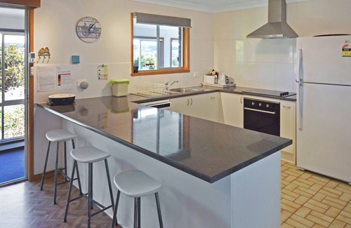 Bermagui House | 4 Callow Place - Pet Friendly