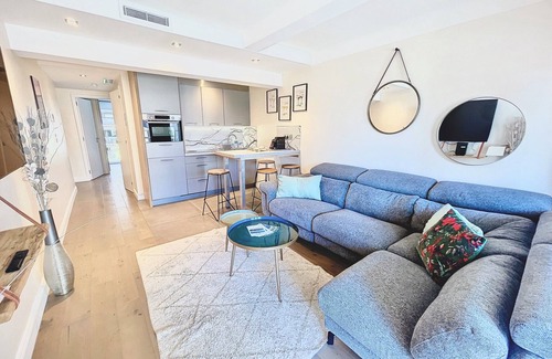 Cannes City Centre Apartment | 4* Cannes 2 BRs Croisette 800m Palais balcony sea view by Olam Properties