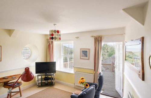 Charmouth House | 4 Charmouth House