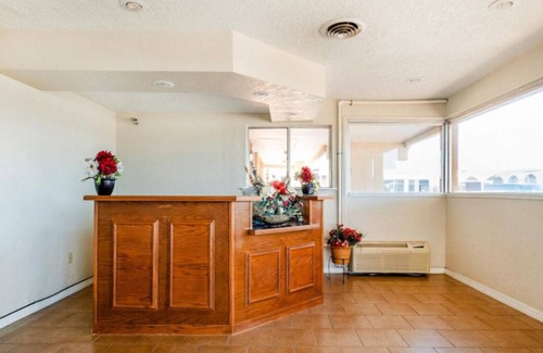 Elk City House | 4 Comfortable Units Close to Ackley Park, National Route 66 Museum, Free Parking