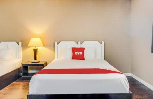 Elk City House | 4 Comfortable Units Close to Ackley Park, National Route 66 Museum, Free Parking