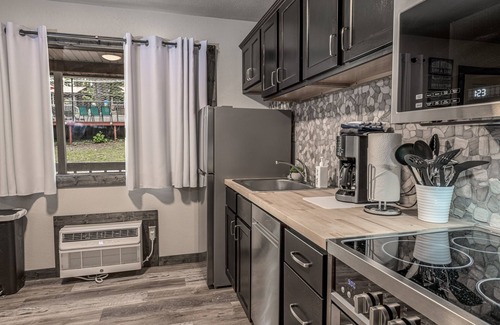 Branson West Condo | 4 Condos under one roof! Resort pool/hot tub!