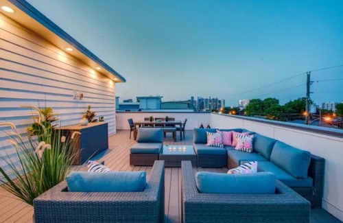 The Gulch House | 4 Connecting Condos - Sleeps 38 - Firepits - Garages - Rooftops decks - Great Views - Security