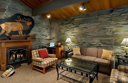 Port Angeles Hotel | 4 Convenient Units! Outdoor Pool, Pets Allowed Near Valley Creek Estuary Park!