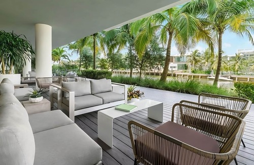 Bay Harbor Islands Apartment | 4 Double Queen Rooms at The Altair Hotel Bay Harbor Miami, Pets Are Welcome!