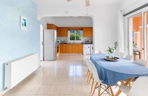 Peyia Town Villa | 4 en-suite Bedrooms with Panoramic Sea Views & Huge Pool Patio & Jacuzzi/Spa