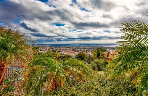 Peyia Town Villa | 4 en-suite Bedrooms with Panoramic Sea Views & Huge Pool Patio & Jacuzzi/Spa