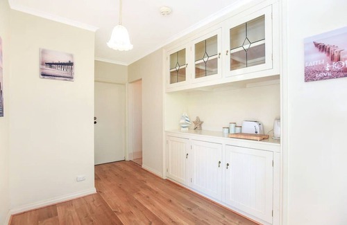 Goolwa Beach House | 4 Estick Street - Wi-Fi - Ocean Views - Family