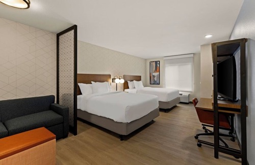 Brownsville Hotel | 4 Extended Stay Suites | Brownsville TX | Near Shopping Centers