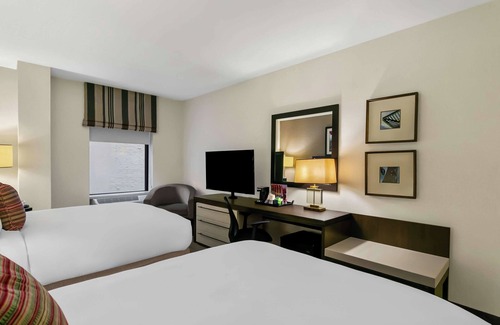 Downtown Baltimore Hotel | 4 Family-Friendly Rooms | Close to Baltimore Convention Center