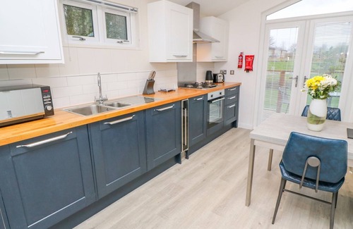 Dobwalls Cottage | 4 FARAWAY FIELDS, pet friendly, luxury holiday cottage in Dobwalls