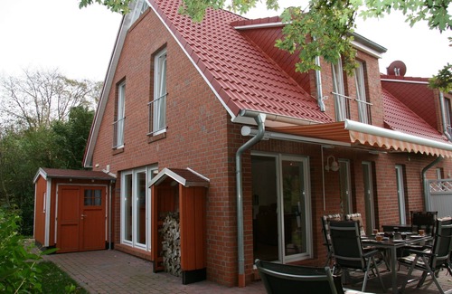 Harlesiel House | 4 * FH Aljoscha in a prime location - right at the marina! WiFi, SKY Strandk. Incl.!