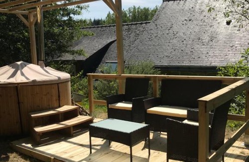 Le Sourn House | 4 Gite complex with private fishing lake