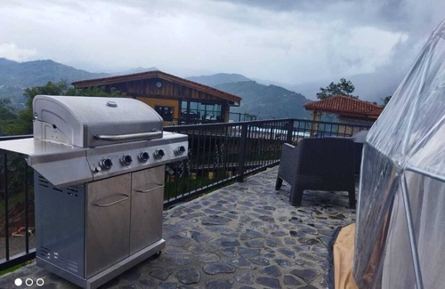 Roble RV Rental | 4. Glamping Pikes Peak View