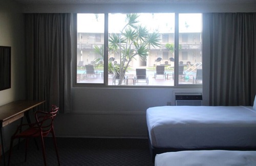 Kahului House | 4 Great Units fit for Families! Pet-Friendly Property, Close to Paukukalo Beach!