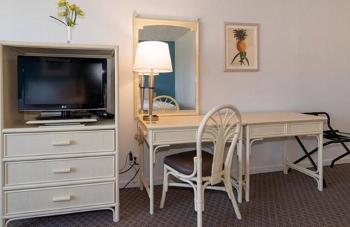 Kahului House | 4 Great Units fit for Families! Pet-Friendly Property, Close to Paukukalo Beach!