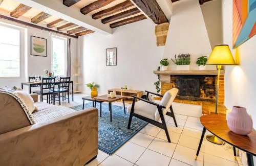 5th Arrondissement Apartment | 4 Guests Flat - Rue Mouffetard