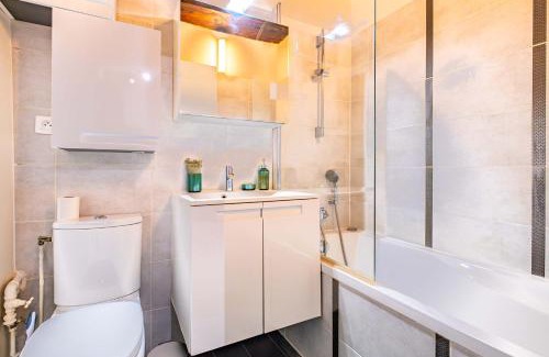 5th Arrondissement Apartment | 4 Guests Flat - Rue Mouffetard