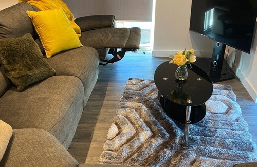 Greenwich Apartment | 4 Guests - PetOK - Parking - 35min Central London