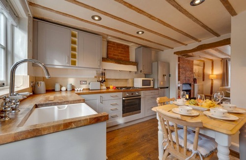 Ticehurst House | 4 Hazelwood Cottages