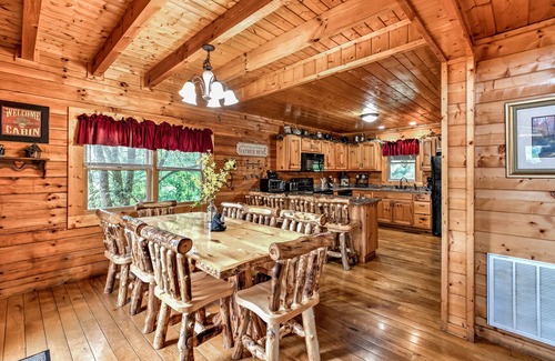 Sevierville Cabin | 4 Jetted Tubs, Close To Attractions, 5 Bedrooms w/Attached Bathrooms