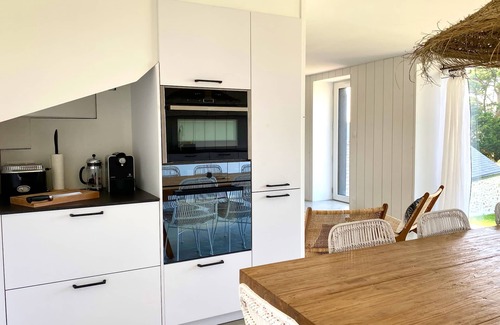 Landeda House | 4* Luxury house - Wonderful Seaview - Pool - Sandbeach around the house