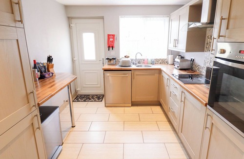 Withernwick Cottage | 4 LYNTON COTTAGES, pet friendly, with a garden in Aldbrough