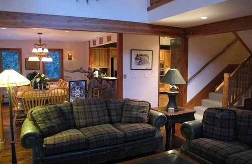 Warrior's Mark Cabin | 4 Master bedrooms, Gourmet Kitchen, Walk 2 Town & Lifts, Hot Tub, Pond & River