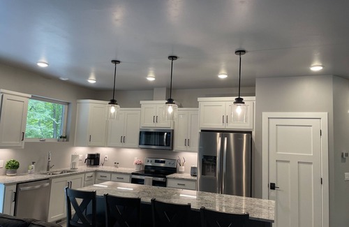 Egg Harbor House | 4 Master Suite Home that Sleeps 12 in the Heart of Door County ~ Hot tub