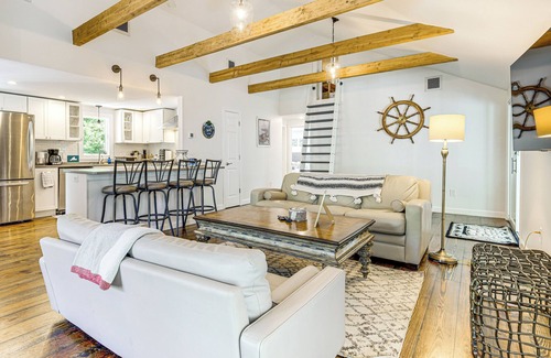 Mashpee Neck Cottage | 4 Mi to Beach: Cape Cod Retreat in Mashpee!