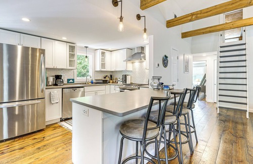 Mashpee Neck House | 4 Mi to Beach: Cape Cod Retreat in Mashpee!