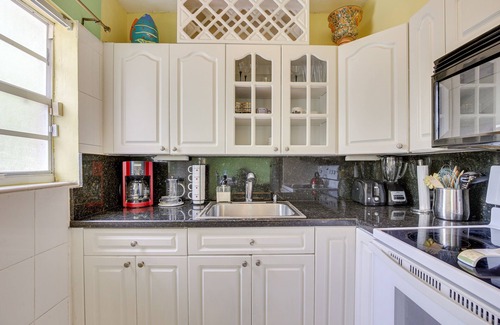 Highland Garden House | 4 Mi to Beach: Hollywood Home w/Patios!