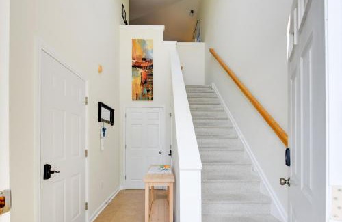 Rehoboth Beach House | 4 Mi to Beach Lewes Townhome with Ping-Pong Table