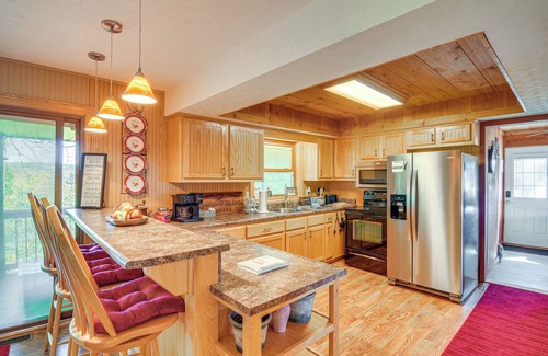 Bronston Cabin | 4 Mi to Cumberland River: Cabin w/Deck & Fire Pit