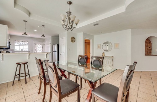 Brownsville House | 4 Mi to Dtwn Brownsville: Family Home w/Yard!