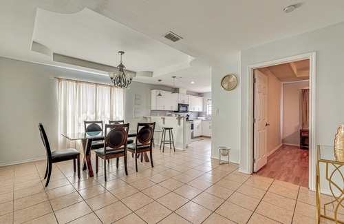 Brownsville House | 4 Mi to Dtwn Brownsville: Family Home w/Yard!