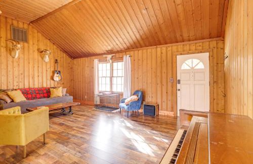 Sans Souci House | 4 Mi to Dtwn Home with Fire Pit in Greenville