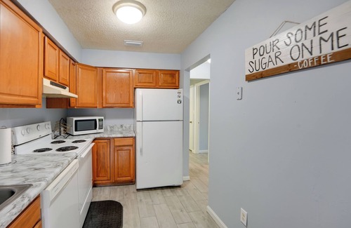Tallahassee House | 4 Mi to Dtwn Tallahassee: Home w/Patio!