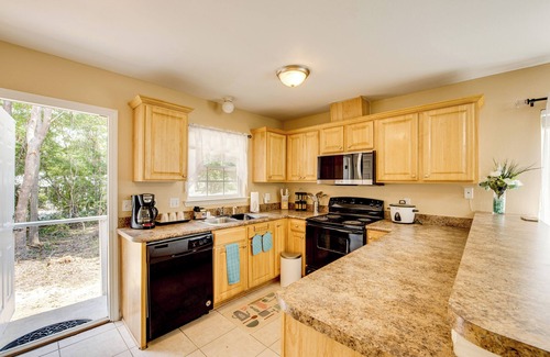 Tallahassee House | 4 Mi to FSU & 5 Mi to FAMU: WFH-Friendly Hub