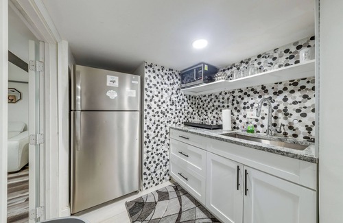 West Park Apartment | 4 Mi to Hard Rock Stadium: West Park Escape
