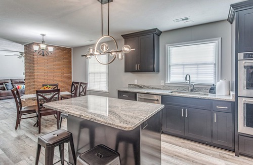 Loris Cottage | 4 Mi to Loris Nature Park: Family Home w/Yard