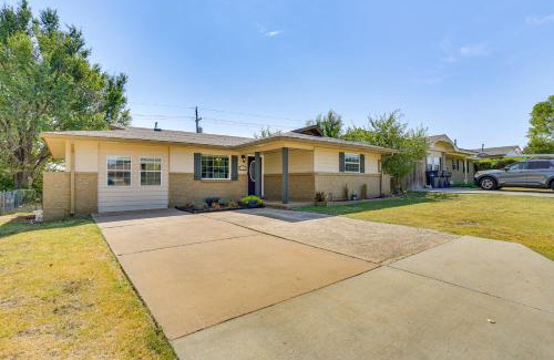 Lawton House | 4 Mi to Museum of the Great Plains Lawton Home!