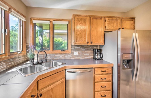 Estes Park House | 4 Mi to RMNP: Mtn-View Home w/Golf Course!
