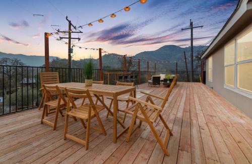 Three Rivers House | 4 Mil to Sequoia NTL Park Private River Access