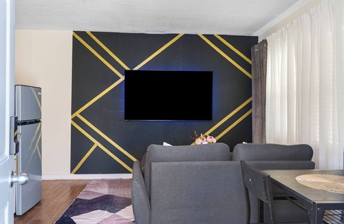 East Tampa Apartment | 4 miles from Downtown Tampa B