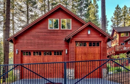 Y Area House | 4 miles to Lake, Heavenly, Casinos w/ 7 bedrooms, 5.5 baths, Sleeps 20, 6800 sqf