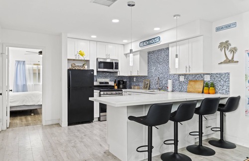 Huntington Beach Apartment | 4 min Steps to Beach, Remodeled & INCLUDED Beach Accessories 🏖